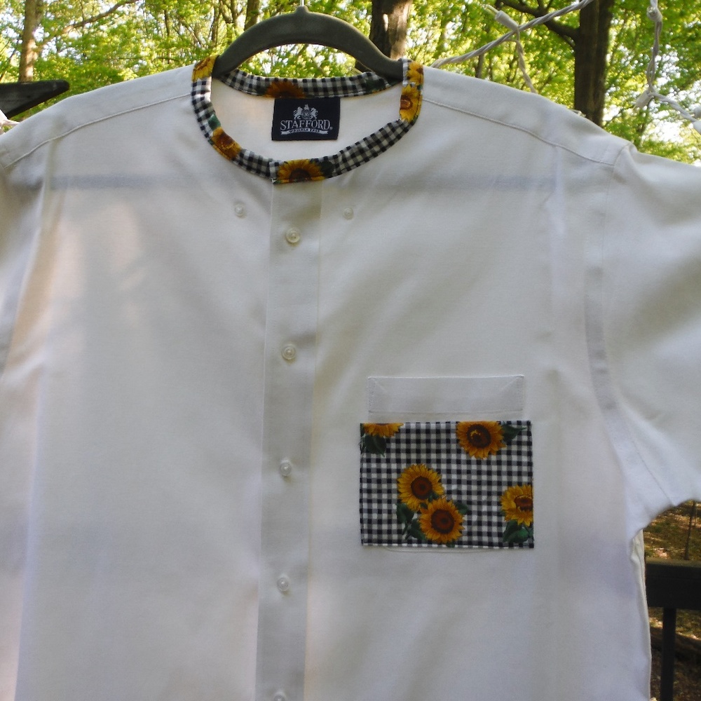 Sunflowers on White Large Short Sleeve Low Collar